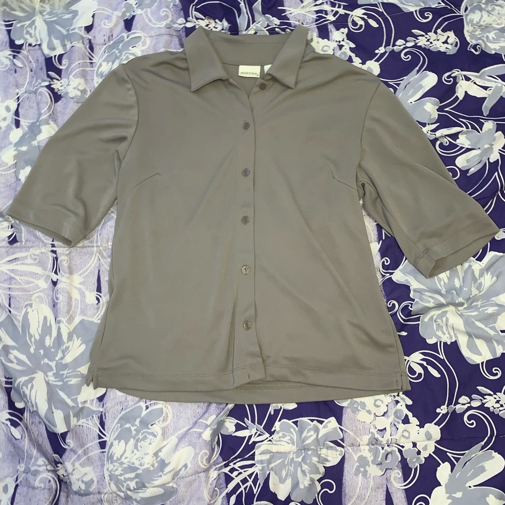 Gray,medium sleeved top